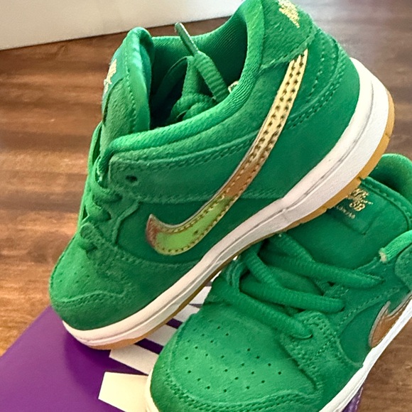 Nike SB Dunk Low Pro Kids Sneakers - Vibrant Green - Picture 2 of 4